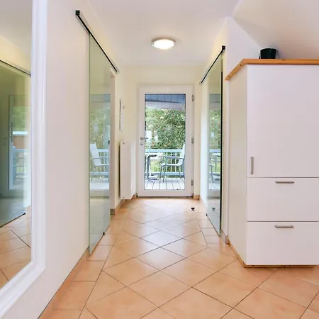 Aufschwung Ii Haushaelfte * Fuhlendorf (Mecklenburg-Vorpommern)